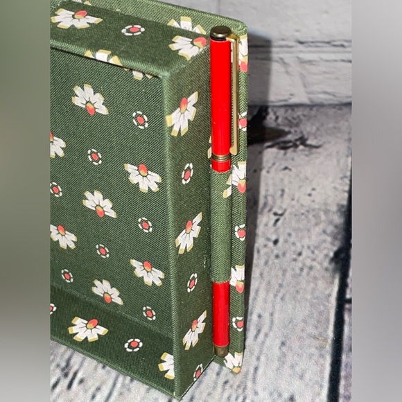 Vintage Grandmacore post it note keeper w/pen - trinket box - prayer box - Picture 2 of 6